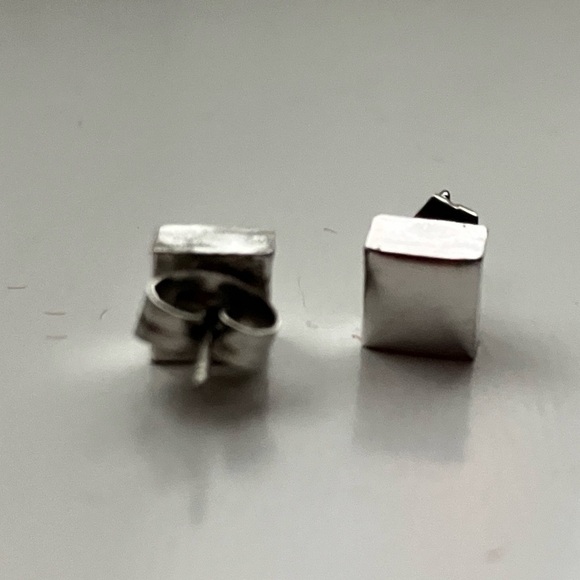 1976 Avon Silvertone Cube Earrings - Picture 3 of 4